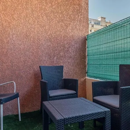 Appartement Climatise Avec Terrasse Tout Equipe A 5Min De La Gare St Charles Marseille Exterior photo