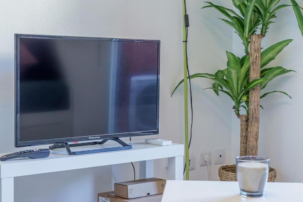 Climatise Avec Terrasse Equipe A 5min De La Gare St Charles Apartamento